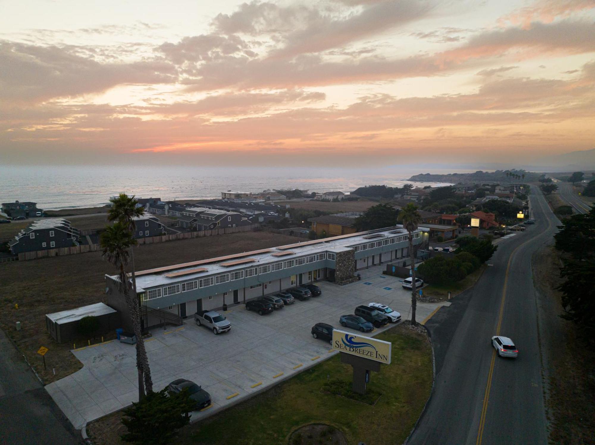 Sea Breeze Inn - San Simeon Exterior photo